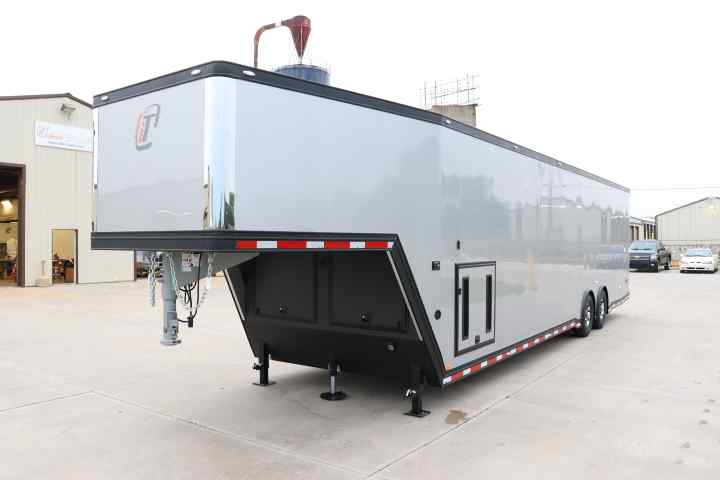 inTech Gooseneck Trailer