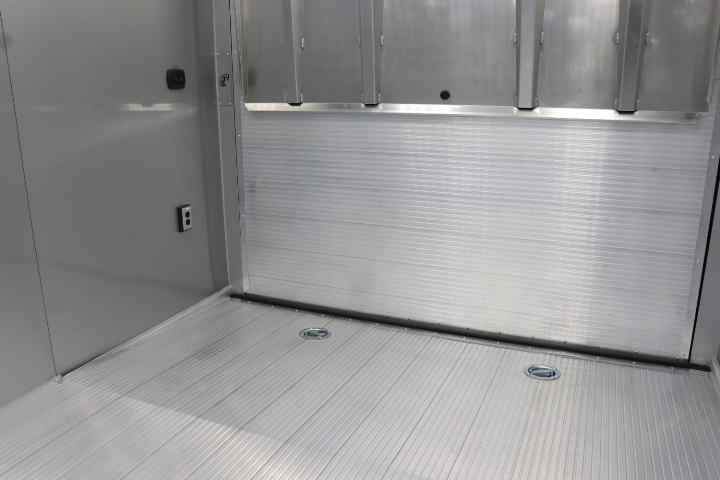 inTech Gooseneck Trailer