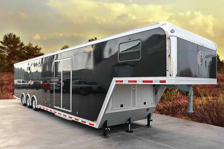 inTech Gooseneck Trailer
