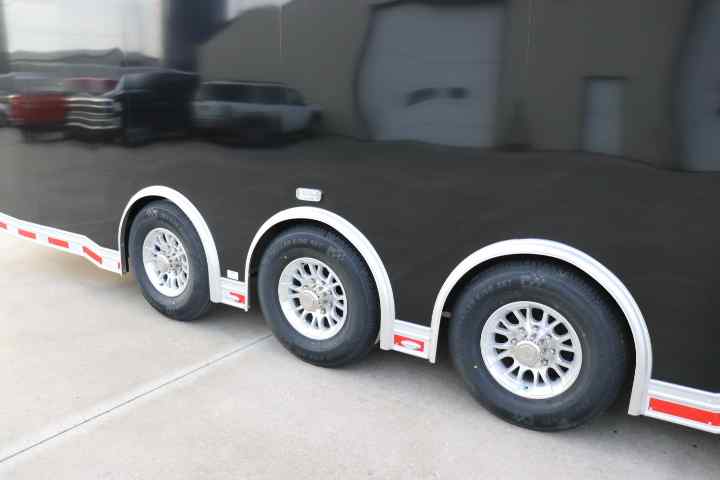 inTech Gooseneck Trailer