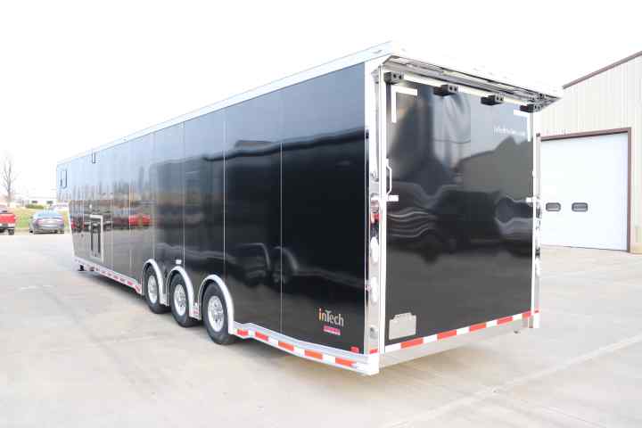 inTech Gooseneck Trailer