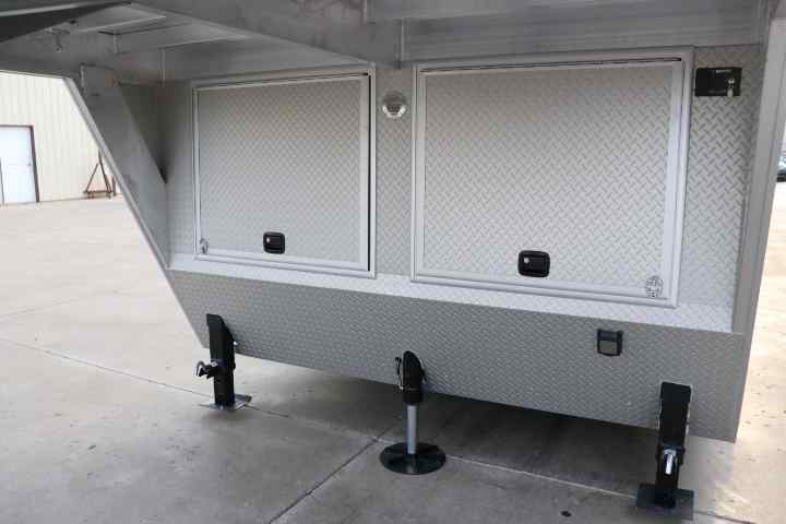 inTech Gooseneck Trailer