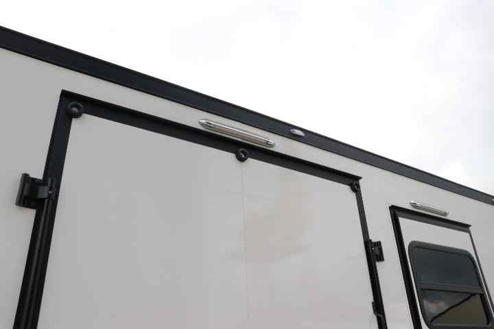 inTech Gooseneck Trailer