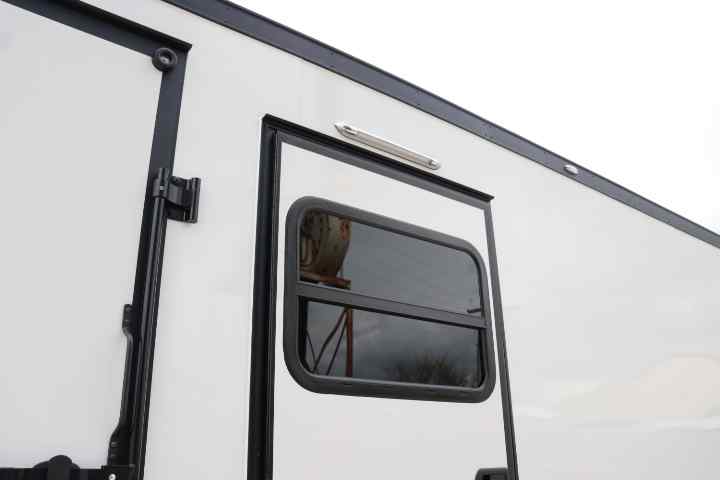 inTech Gooseneck Trailer