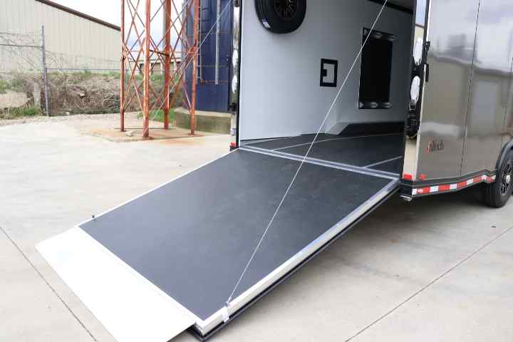 inTech Gooseneck Trailer