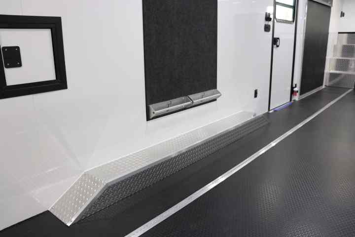 inTech Gooseneck Trailer