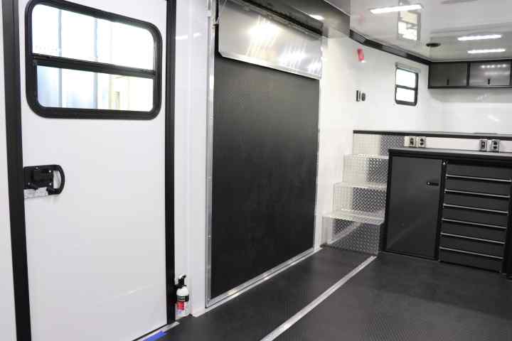 inTech Gooseneck Trailer