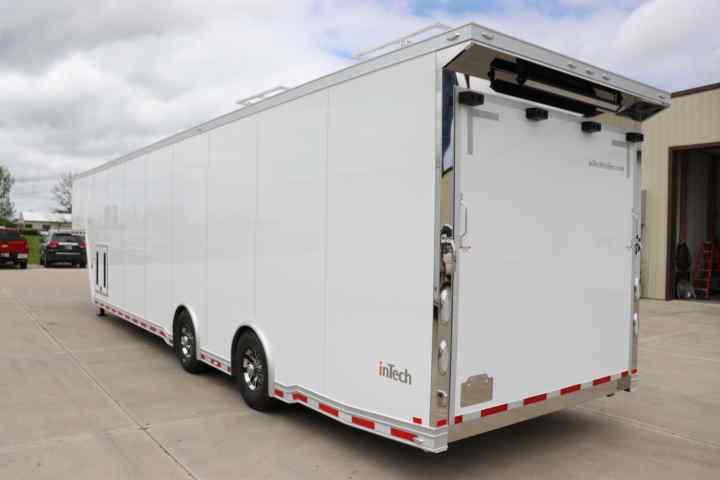 inTech Gooseneck Trailer