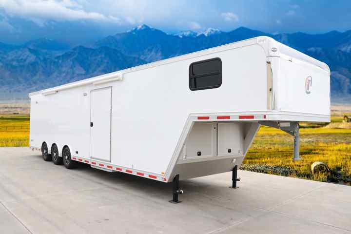inTech Gooseneck Trailer