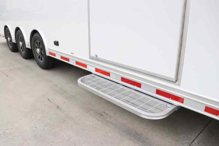 inTech Gooseneck Trailer