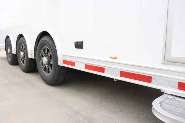 inTech Gooseneck Trailer