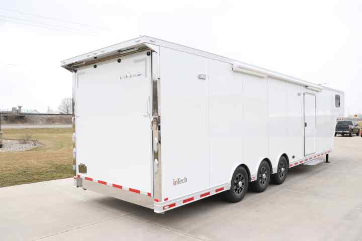 inTech Gooseneck Trailer