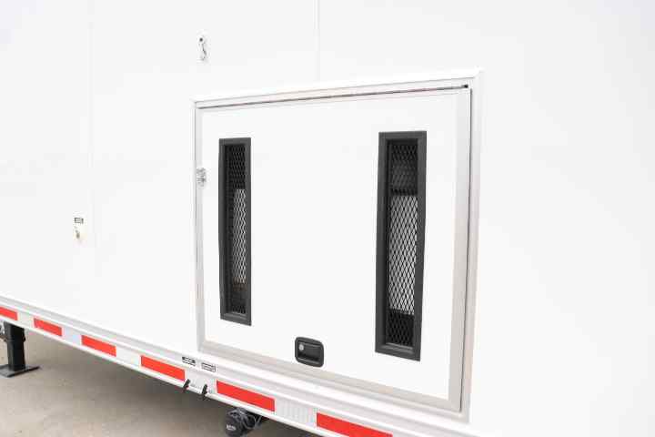 inTech Gooseneck Trailer