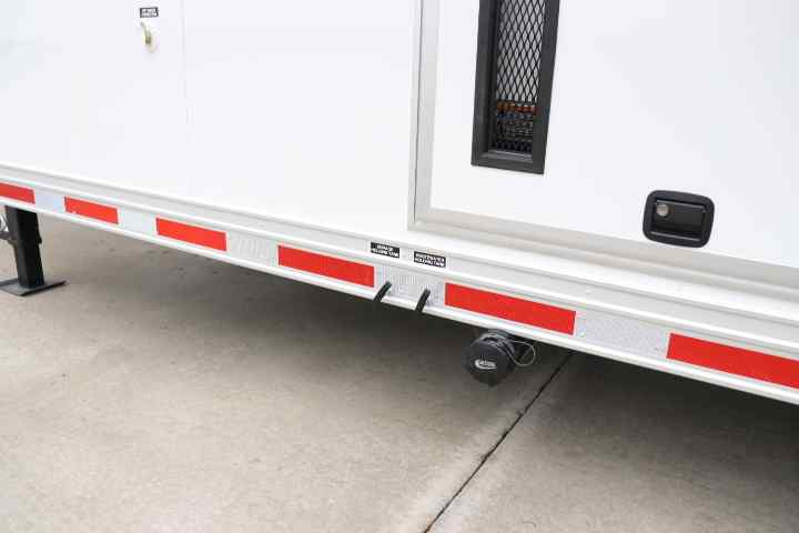 inTech Gooseneck Trailer