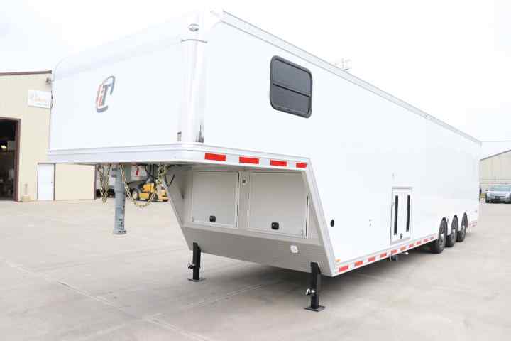 inTech Gooseneck Trailer