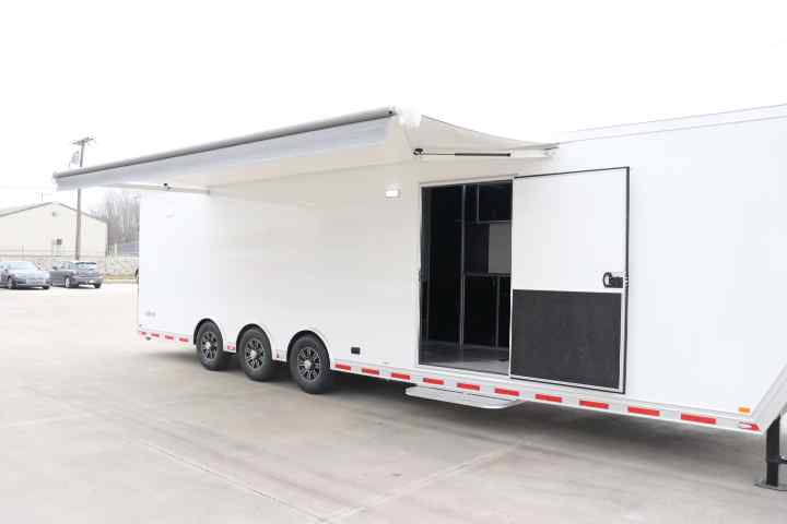 inTech Gooseneck Trailer