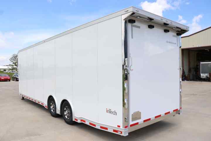 inTech Gooseneck Trailer