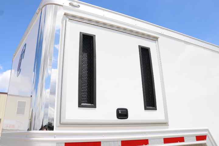 inTech Gooseneck Trailer