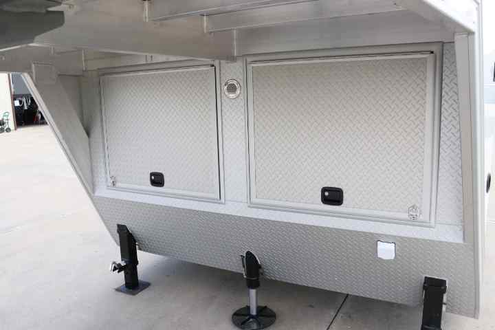 inTech Gooseneck Trailer