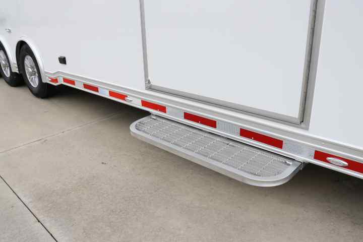 inTech Gooseneck Trailer