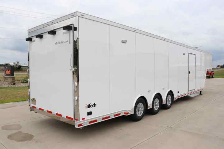 inTech Gooseneck Trailer