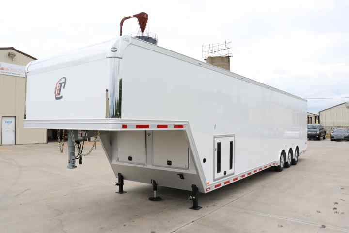 inTech Gooseneck Trailer