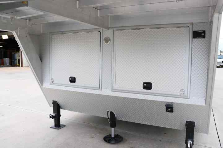 inTech Gooseneck Trailer