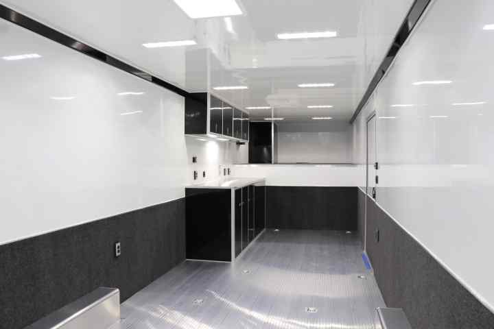 inTech Gooseneck Trailer
