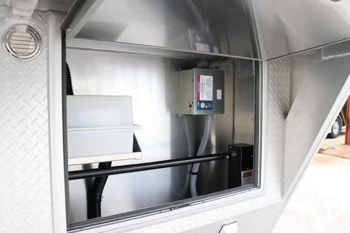 inTech Gooseneck Trailer