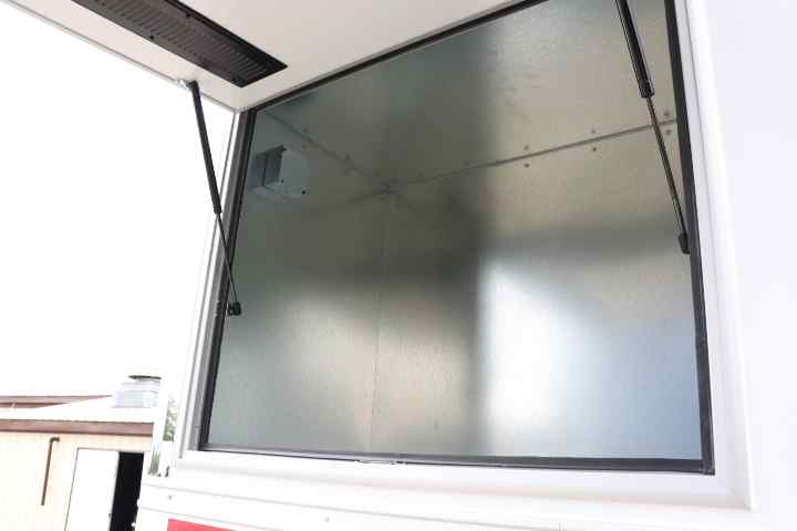 inTech Gooseneck Trailer