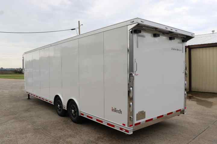 inTech Gooseneck Trailer