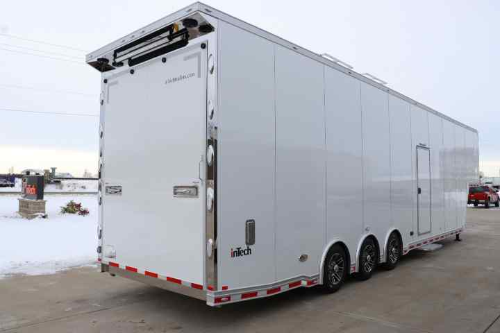 inTech Gooseneck Trailer