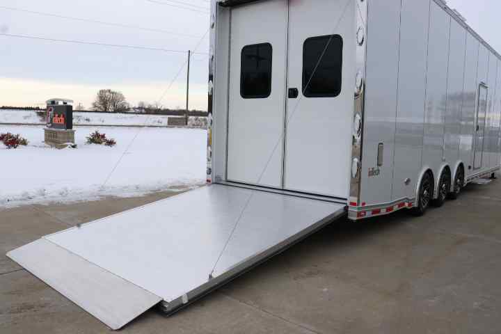 inTech Gooseneck Trailer