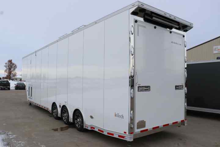 inTech Gooseneck Trailer