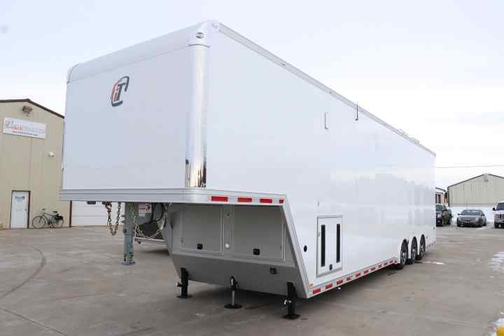 inTech Gooseneck Trailer