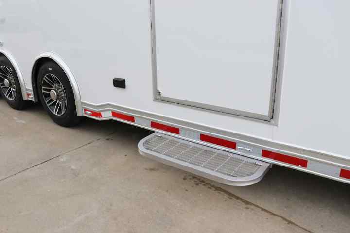 inTech Gooseneck Trailer