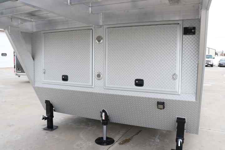 inTech Gooseneck Trailer
