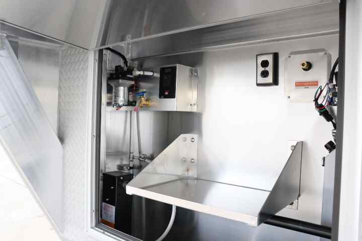 inTech Gooseneck Trailer