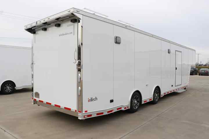 inTech Gooseneck Trailer