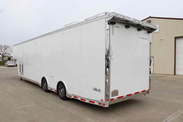 inTech Gooseneck Trailer