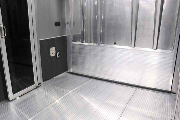 inTech Gooseneck Trailer