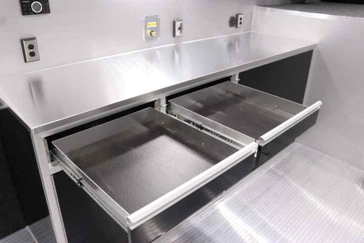 inTech Gooseneck Trailer