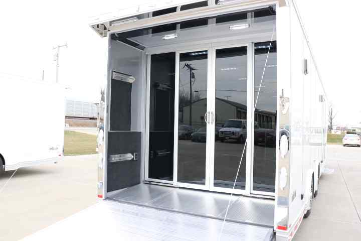 inTech Gooseneck Trailer