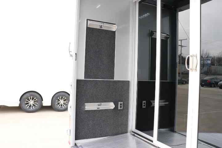 inTech Gooseneck Trailer