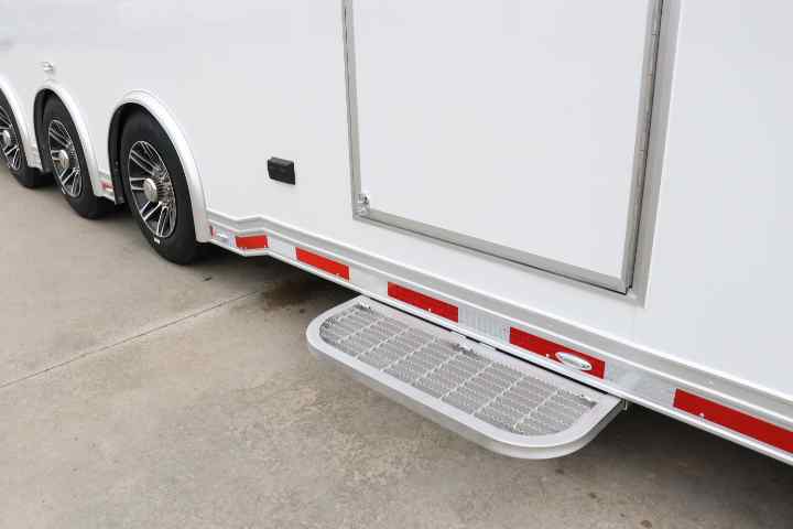 inTech Gooseneck Trailer