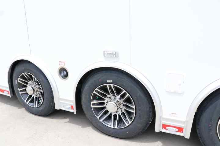 inTech Gooseneck Trailer