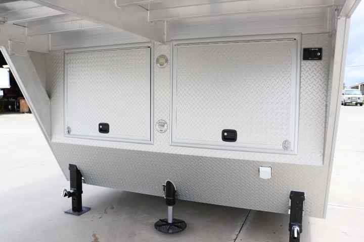 inTech Gooseneck Trailer
