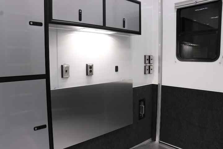 inTech Gooseneck Trailer