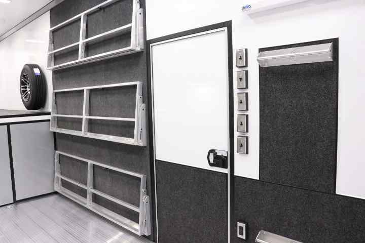 inTech Gooseneck Trailer