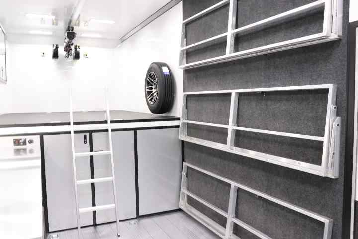 inTech Gooseneck Trailer